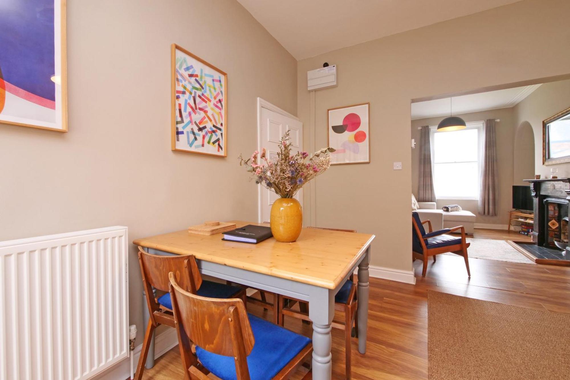 Fifth Quarter Apartment With Free Parking Йорк Екстериор снимка