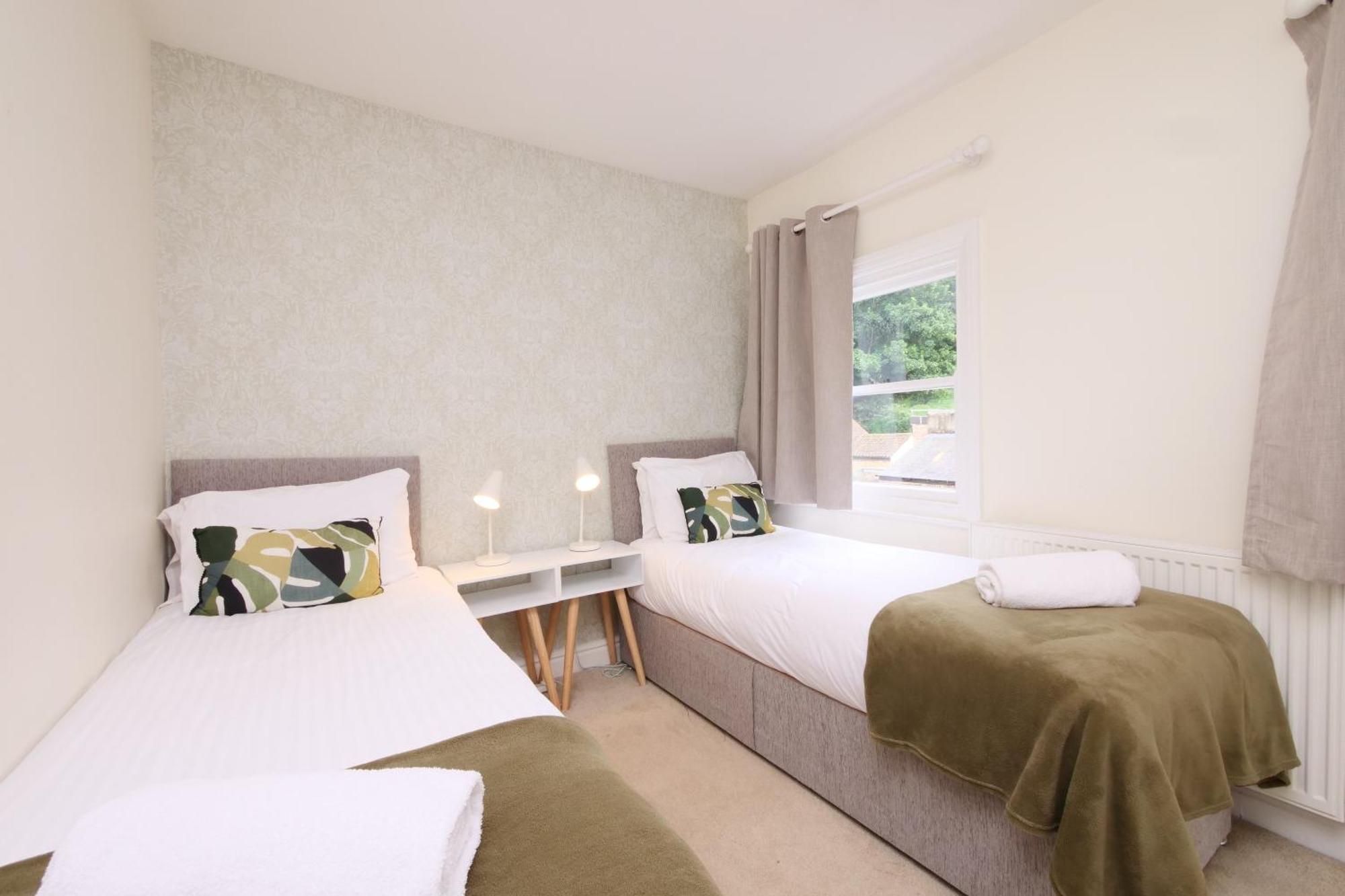 Fifth Quarter Apartment With Free Parking Йорк Екстериор снимка